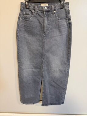 Universal Thread Denim Midi Skirt Size 6 Gray Wash Front Slit High Rise NWOT
